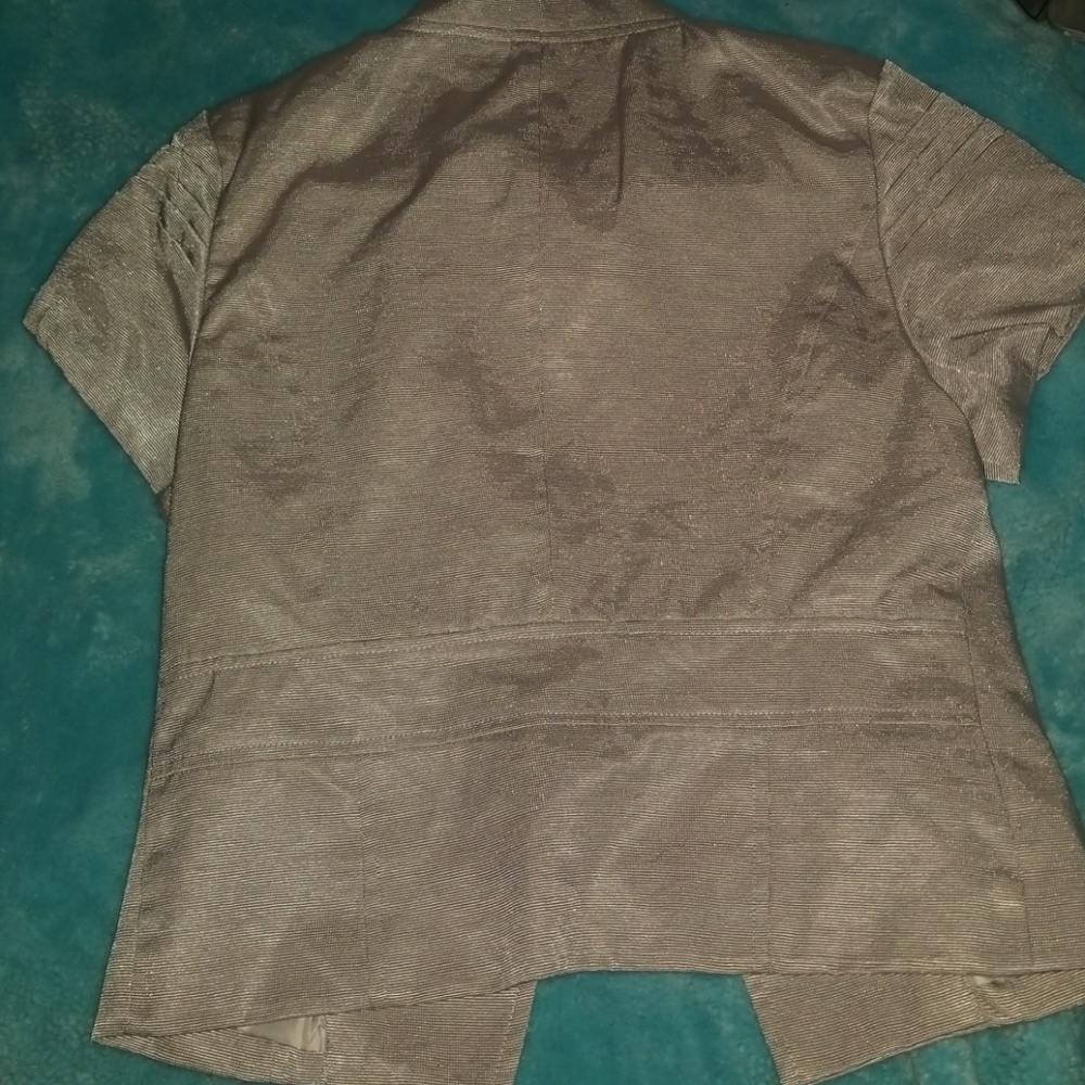 Vest - Picture 3 of 3